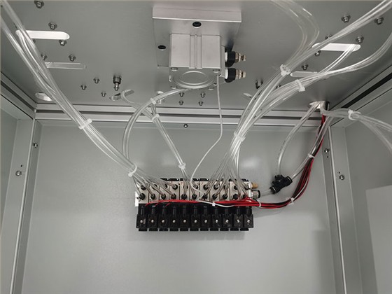 反射板压片压接设备