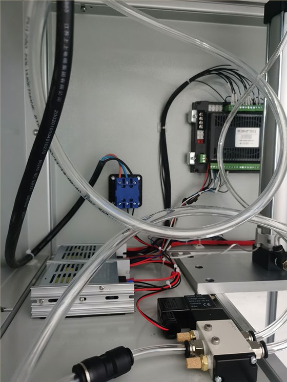 反射板压片压接设备