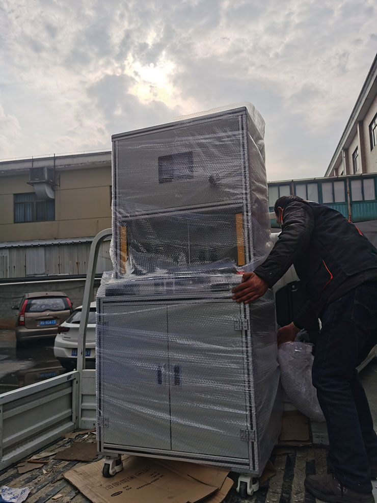 反射板压片压接设备